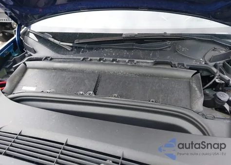 2023 Tesla Model Y Awd/Long Range Dual Motor All-Wheel Drive z USA, uszkodzony, nr VIN 7SAYGAEE6PF850531